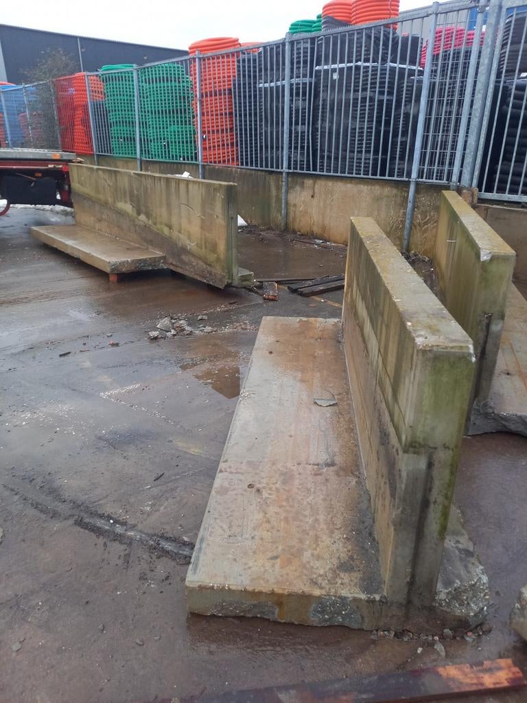 keerwanden 1 meter hoog totaal 15 meter, Tuin en Terras, Ophalen, 250 cm of meer, Palen