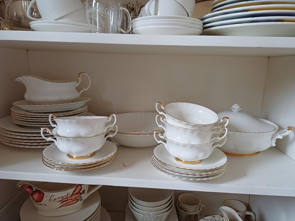 Royal Albert Val d'Or 6-persoons eetservies - puntgaaf, Ophalen, Zo goed als nieuw, Overige stijlen, Porselein