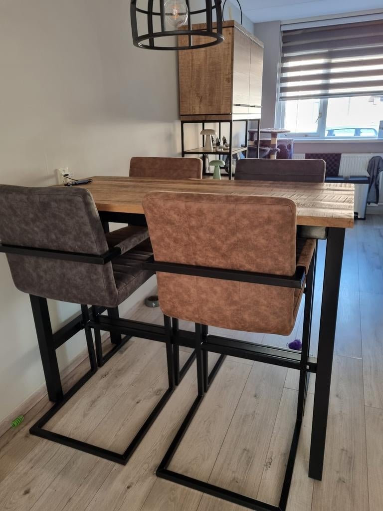 In goeie staat, Huis en Inrichting, Tafels | Statafels, Ophalen of Verzenden, Zo goed als nieuw