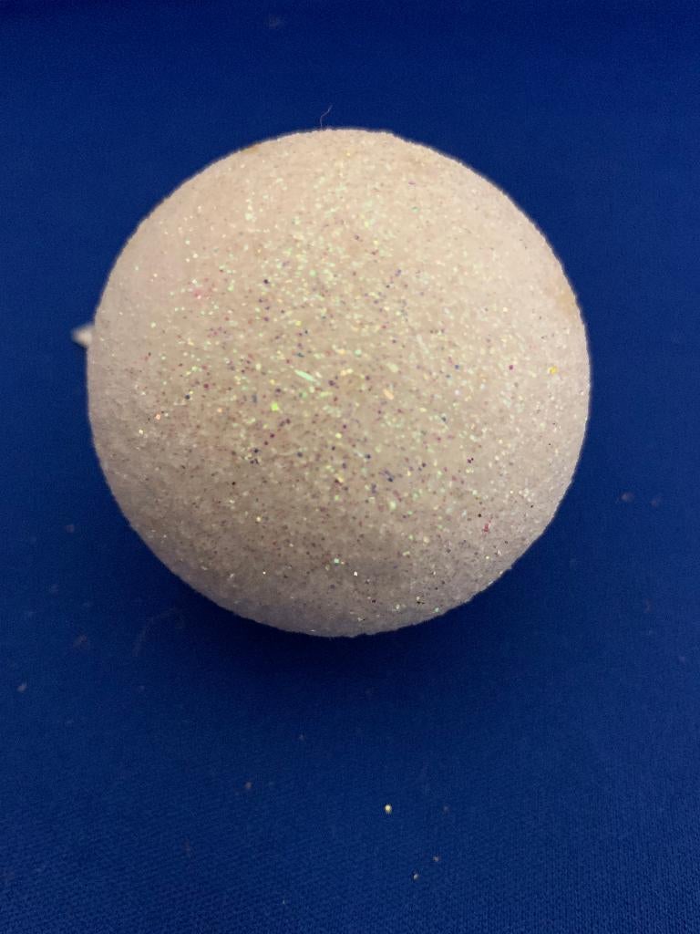 Bijzondere witte kerstbal., Niet bekend, Niet bekend, Nieuw, Ophalen of Verzenden