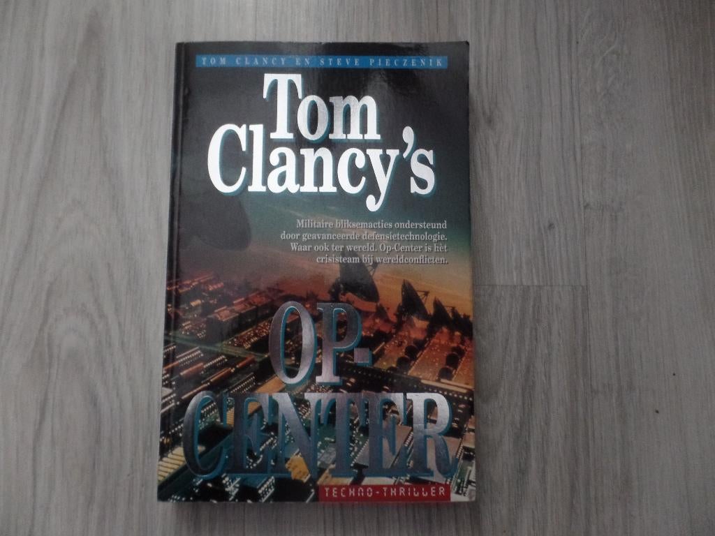 Tom Clancy's Op-Center - Techno-Thriller, Ophalen of Verzenden, Gelezen, Tom Clancy, Amerika