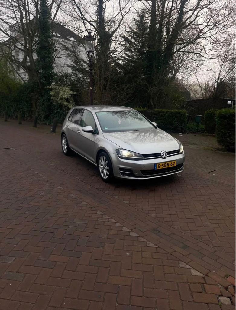 Volkswagen Golf 1.2 TSI 77KW 5D 2013 Grijs, Voorwielaandrijving, 4 cilinders, 610 kg, 49 €/maand