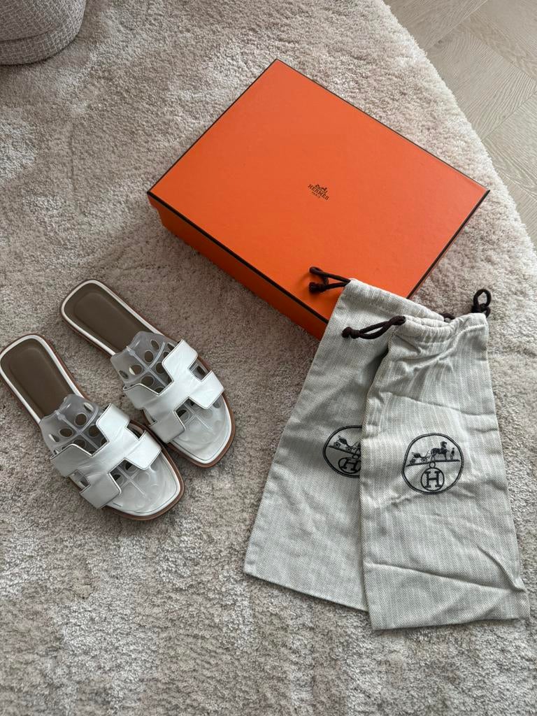 Hermes oran slippers in wit, Kleding | Heren, Riemen en Ceinturen, Ophalen, Zo goed als nieuw, Wit