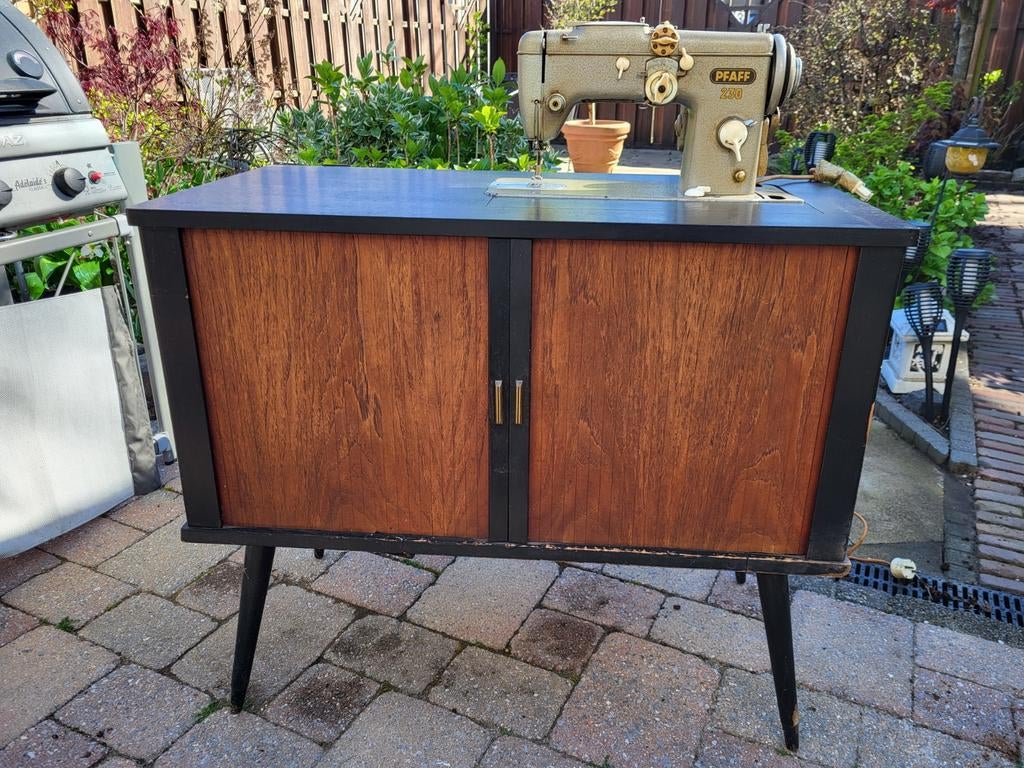 Vintage Pfaff 230 naaimachine in meubel, Ophalen