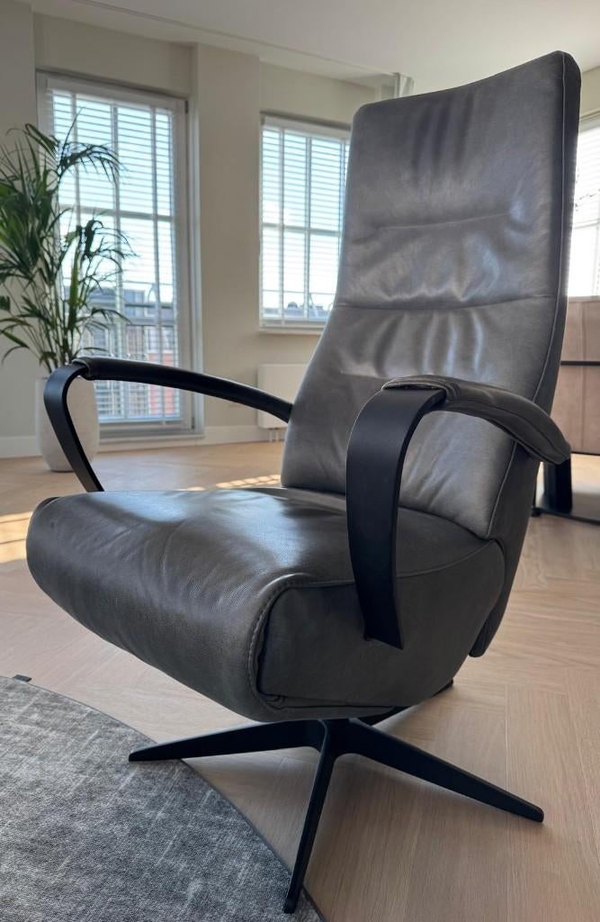 Moderne relaxfauteuil, Ophalen, Minder dan 75 cm, Leer, Zo goed als nieuw