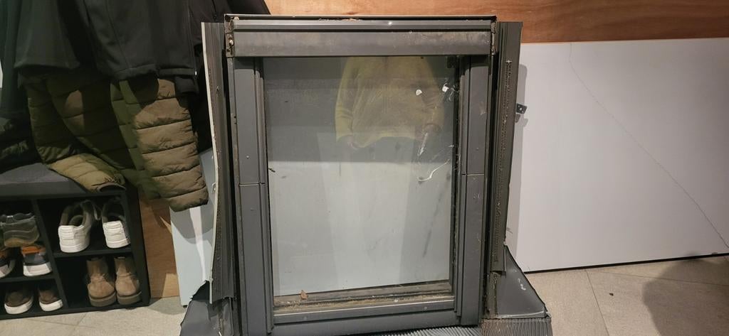 Gebruikt dakraam met dubbelglas, Doe-het-zelf en Verbouw, Glas en Ramen, Ophalen, Gebruikt, 80 tot 120 cm, 80 tot 120 cm