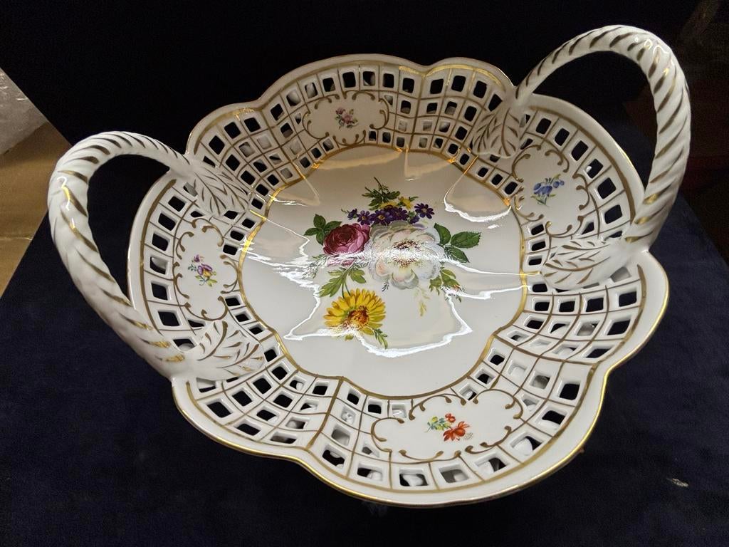 Antieke Porseleinen Mand met Handgeschilderde Bloemen, Verzenden