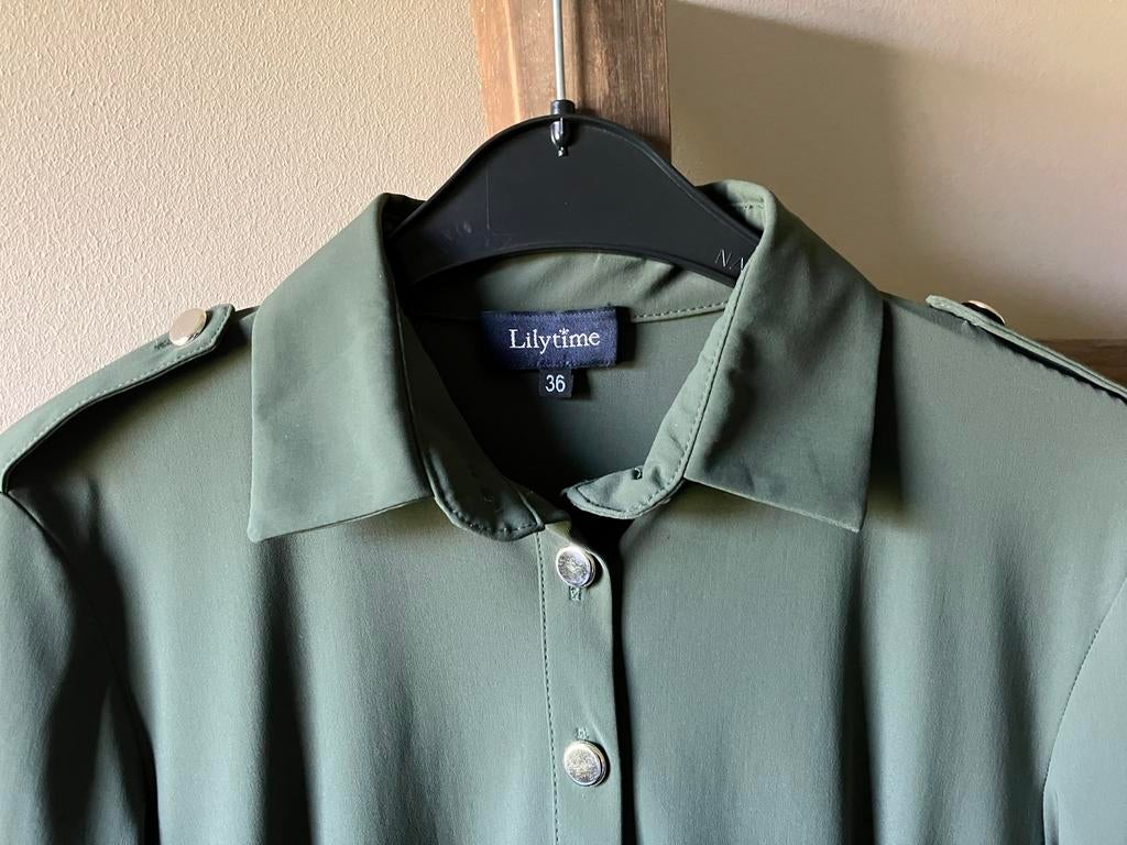 Groene Lilytime jurk met knopen maat 36, Ophalen of Verzenden, Zo goed als nieuw, Maat 36 (S), Onder de knie