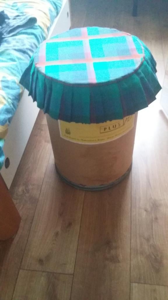 Oude opbergton met versiering om deksel., Ophalen, Gebruikt, Minder dan 50 cm