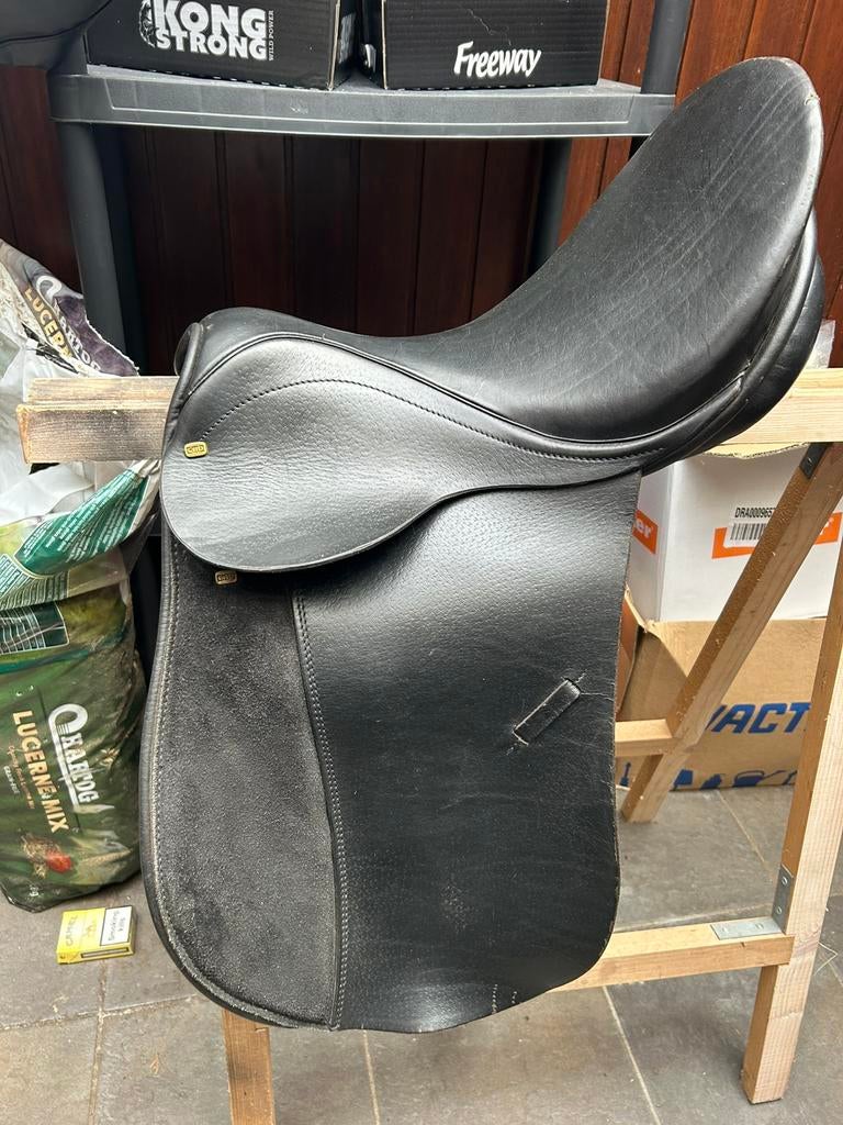16 inch zadel, Ophalen, Gebruikt, Dressuur