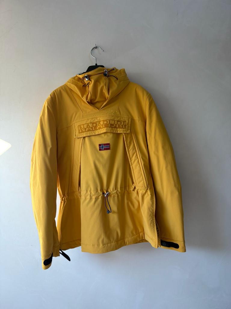 ZGAN Napapijri Winter Jas Geel Maat M, Kleding | Dames, Jassen | Winter, Zo goed als nieuw, Maat 38/40 (M), Geel, Ophalen of Verzenden