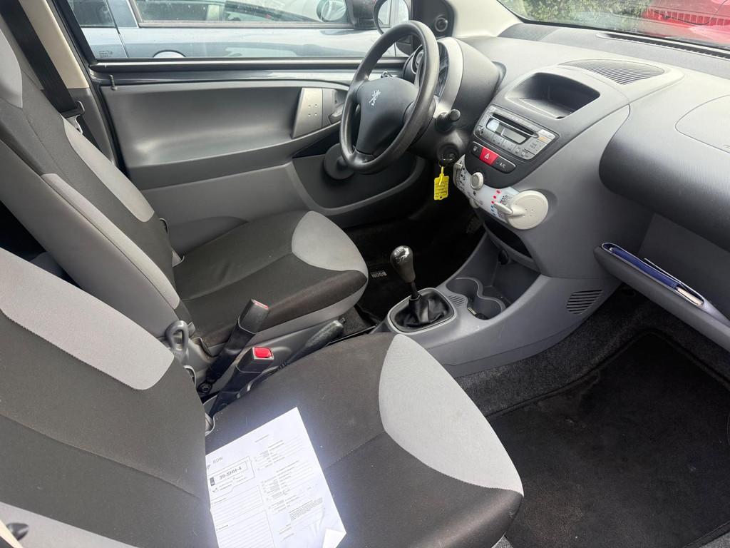 Peugeot 107 1.0-12V XR 2011 Airco Nieuwe APK, Voorwielaandrijving, Euro 5, Gebruikt, 4 stoelen