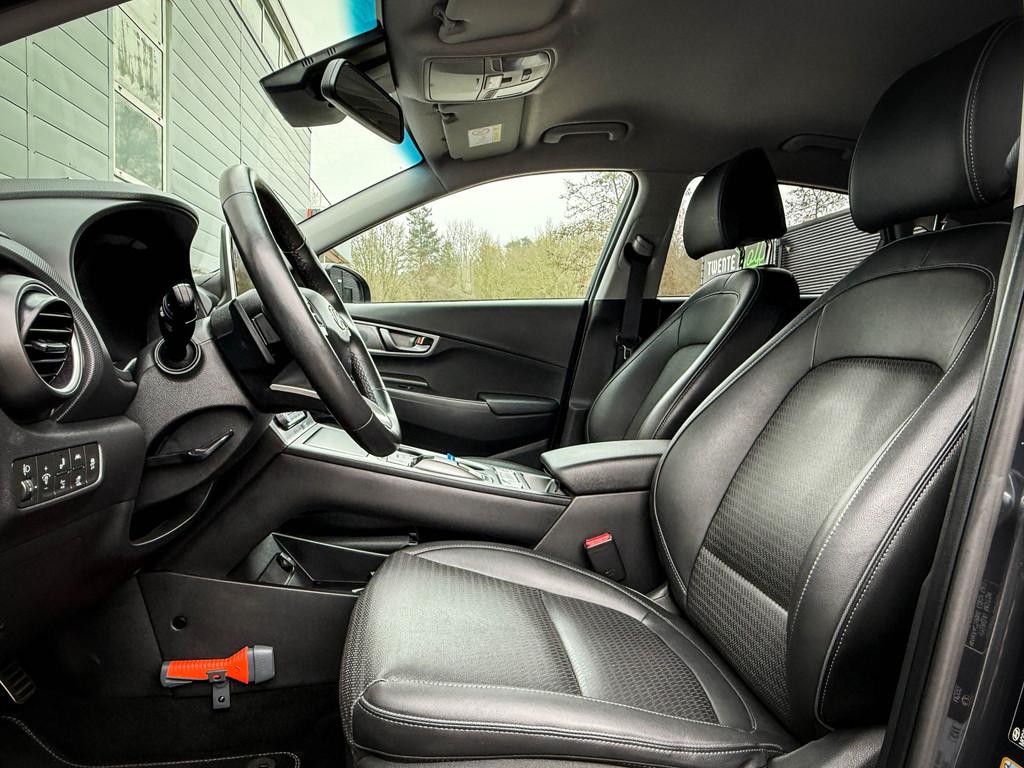 Hyundai KONA EV Premium 64 kWh | Clima | Cruise | Navi | Led, Gebruikt, Zwart, Adaptive Cruise Control, 39 min
