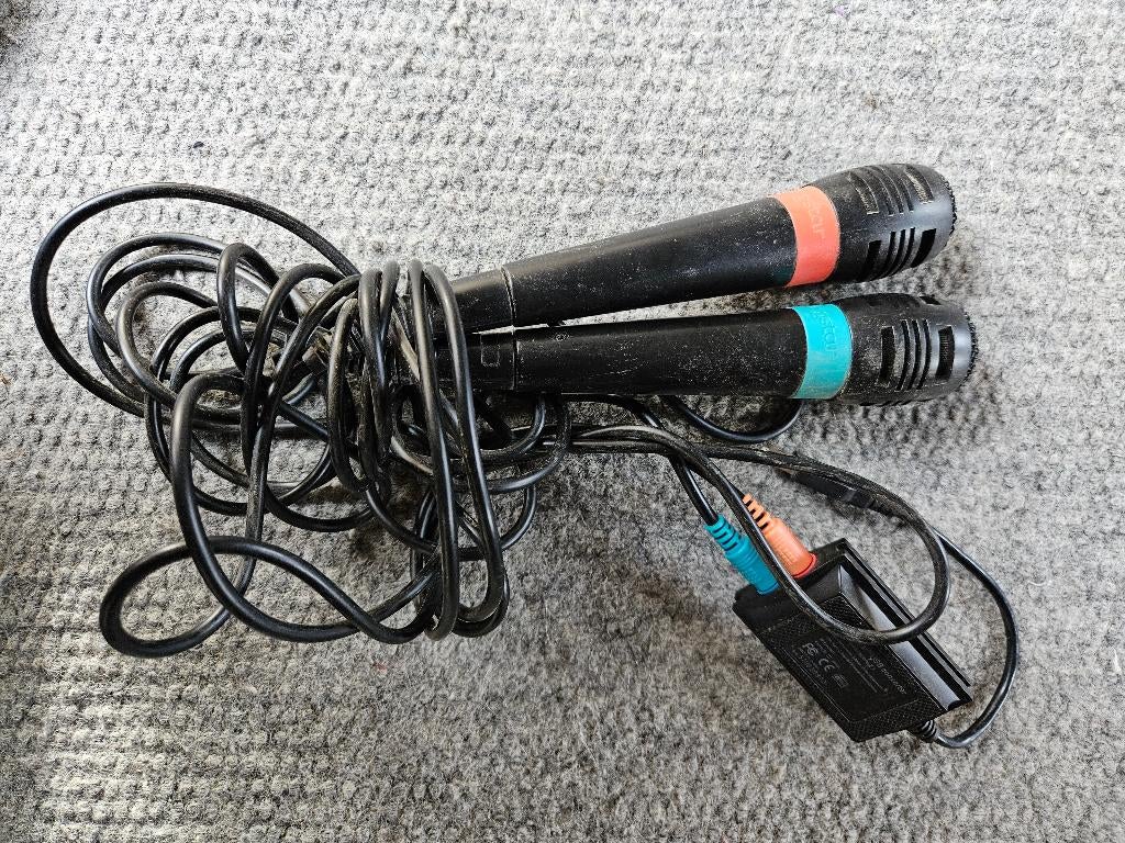 2 singstar microfoons, Spelcomputers en Games, Verzenden, Gebruikt, Overige typen