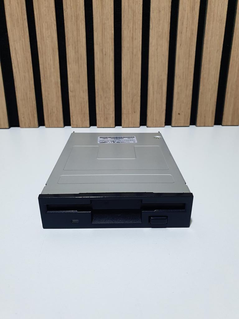 Samsung SFD-321B Interne Floppy Drive 3,5" – Intern – Retro, Intern, ., Ophalen of Verzenden, Zo goed als nieuw