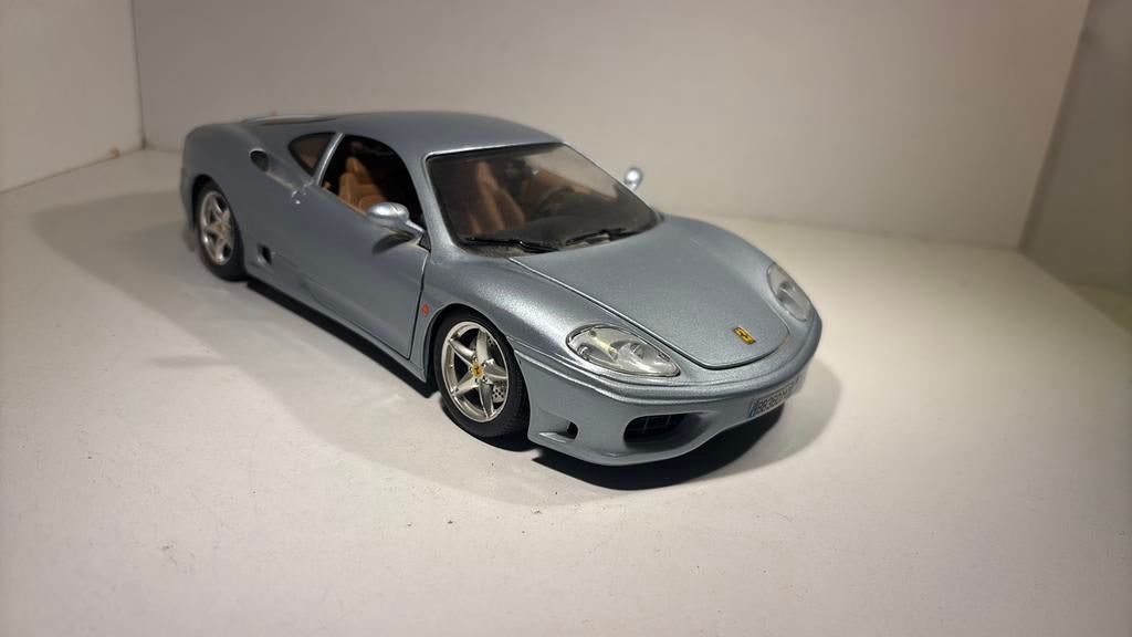 Ferrari 360 Modena ice bleu Bburago 1.18