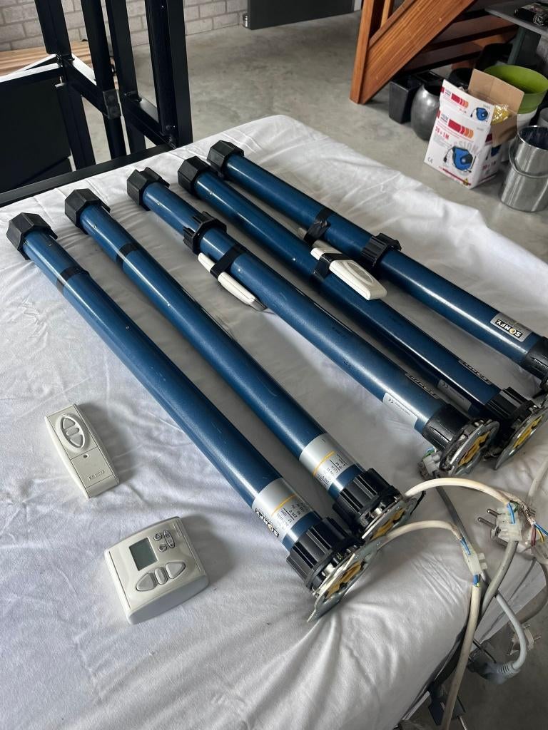 SOMFY ALTUS 50, buismotor 15 / 17, 5 stuks afstandsbediening, Ophalen, Minder dan 100 cm, Wit, Minder dan 100 cm