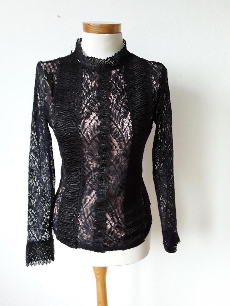 Zwarte kanten top van Minus mt 36, Minus, Zwart, Ophalen of Verzenden, Zo goed als nieuw