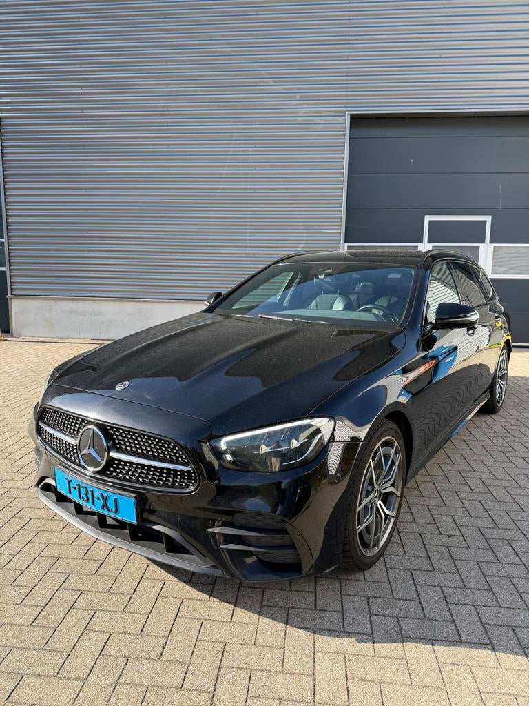 Mercedes-Benz E-Klasse E220d AMG 2022 - Taxi klaar met BCT, Auto's, Automaat, Achterwielaandrijving, Zwart, 226 €/maand