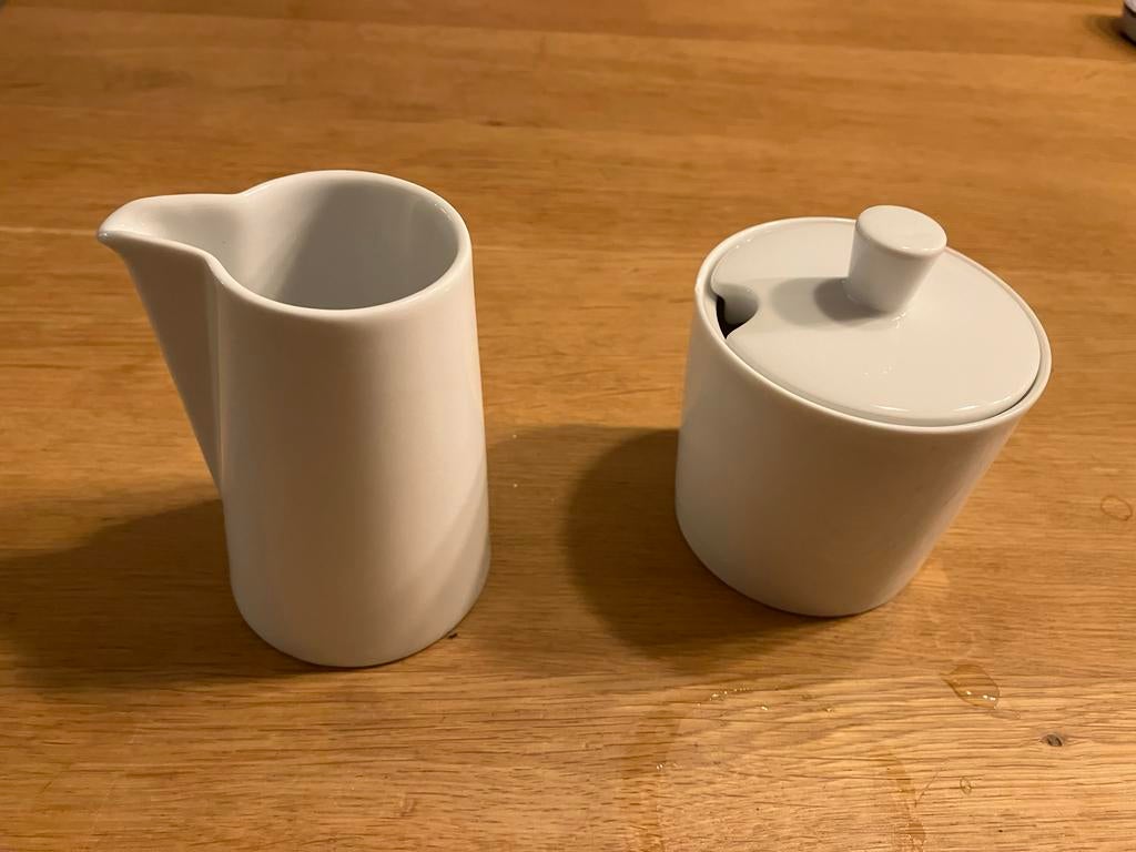 Tric Arzberg wit suikerpot en melkkannetje, Gebruikt, Overige typen, Ophalen of Verzenden, Effen