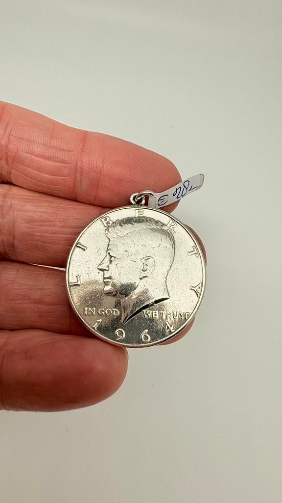 Zilveren hanger van President Kennedy 1964., Sieraden, Tassen en Uiterlijk, Verzenden, Zo goed als nieuw, Zilver