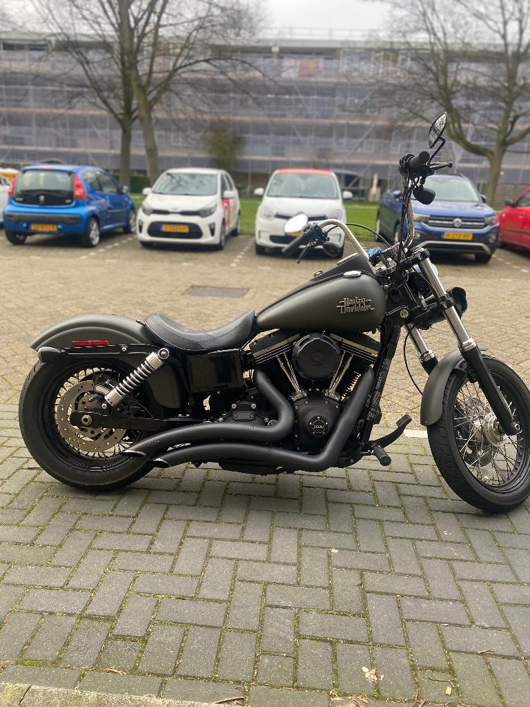 Harly davidson  street bob maat groen, Motoren, 1600 cc, Chopper, Particulier, LED Verlichting