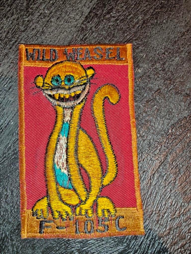 PATCH , Vietnam War  US Air Force Fighter Jet F-105 C WILD W, Ophalen of Verzenden, Landmacht, Amerika, Embleem of Badge