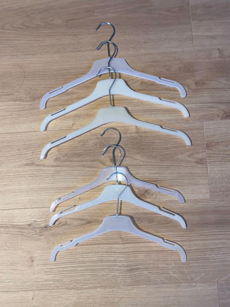 kledinghangers | Wit | Plastic | 6x, Kleding | Dames, Ophalen of Verzenden, Zo goed als nieuw, Kunststof, Volwassenen