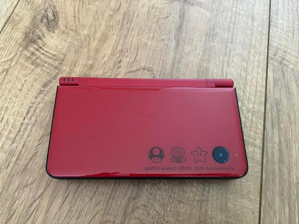 Nintendo DSi XL Mario 25th Anniversary Limited Edition, Dsi XL, Met games, Ophalen of Verzenden, Zo goed als nieuw