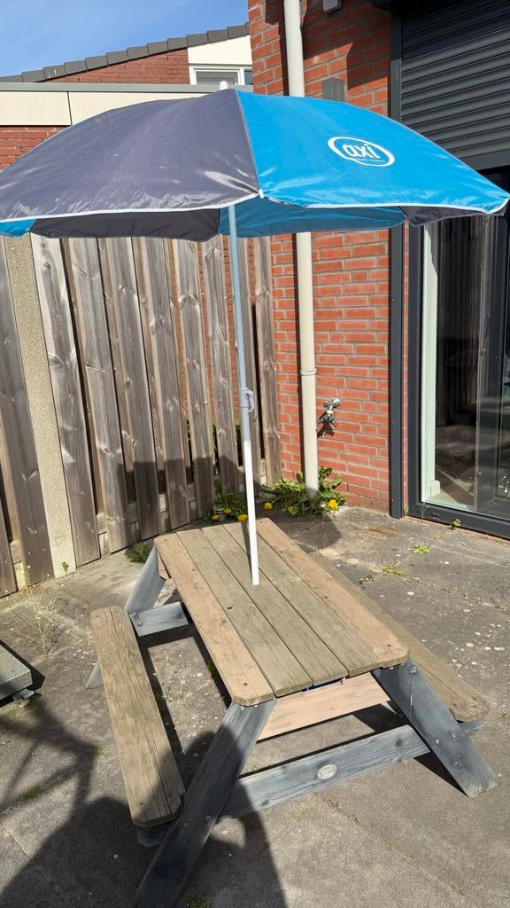Axi picknick, water en zand tafel met parasol, Ophalen, Gebruikt