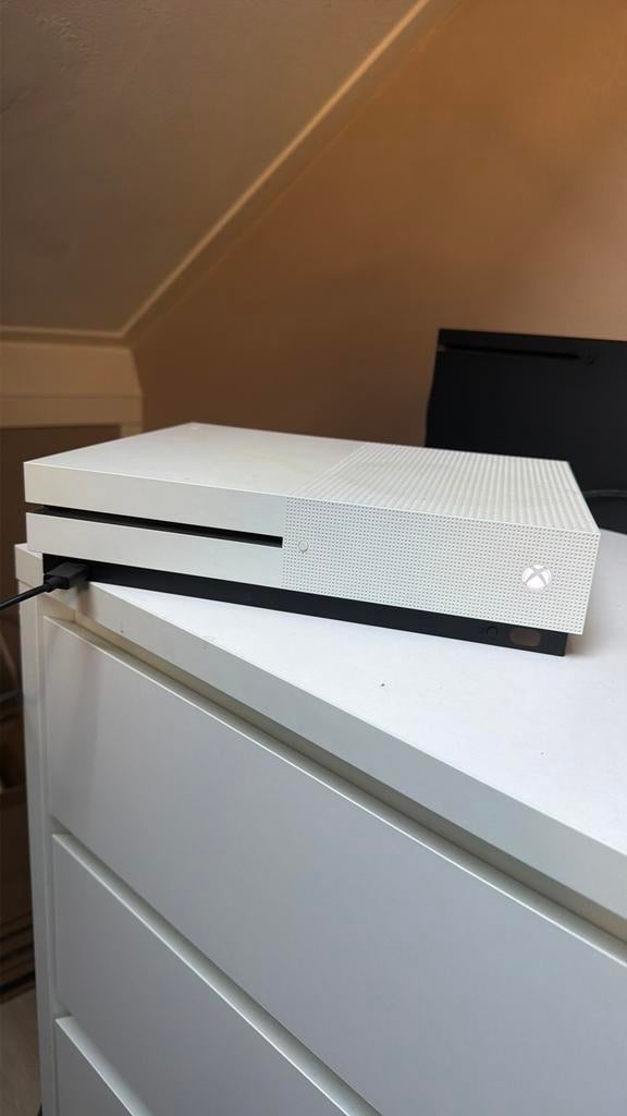 Xbox one s, Spelcomputers en Games, Spelcomputers | Xbox One, Ophalen, Xbox One S, Met 1 controller, 500 GB