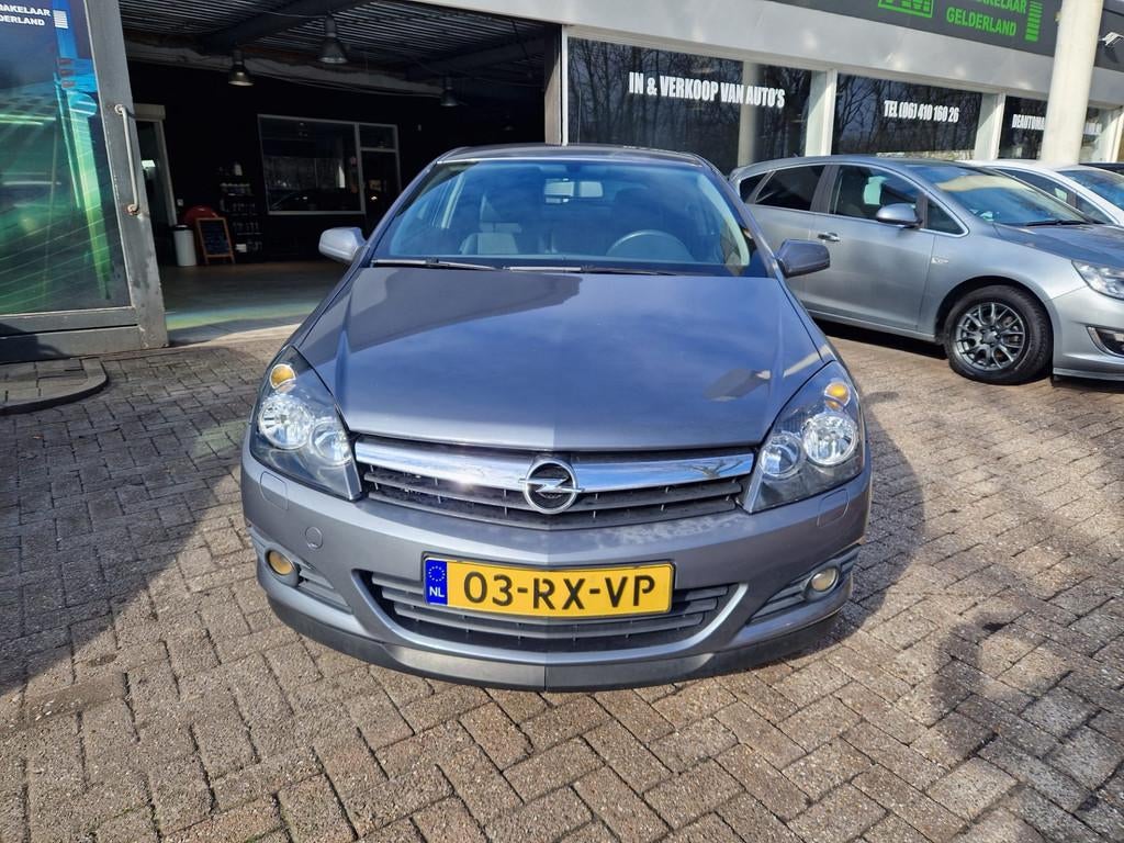 Opel Astra GTC 1.8 Cosmo | AUTOMAAT | 3E EIGENAAR|12 MND GAR, 125 pk, Gebruikt, Zwart, Origineel Nederlands