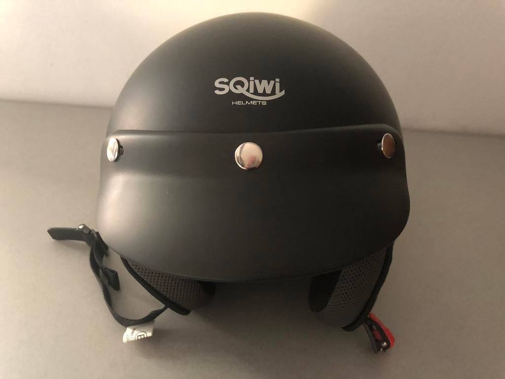 Squwi brommer en motorhelm, Fietsen en Brommers, Ophalen of Verzenden, Nieuw, Small