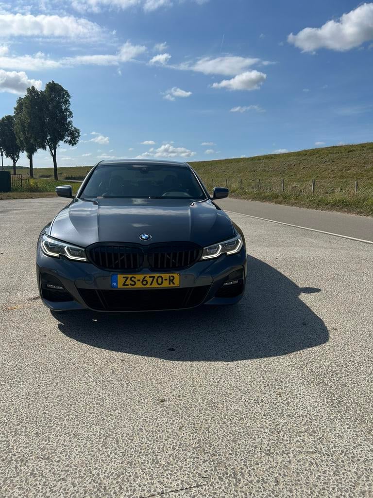 BMW 3-Serie 320i 184pk Aut 2019 Grijs, Auto's, BMW, 1998 cc, Zwart, 4 cilinders, 75 €/maand