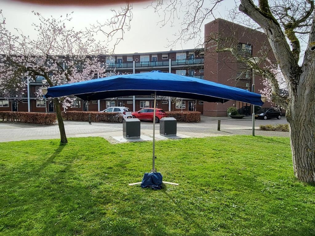 Markt parasol 3 x 4 meter merk Nivepa, Ophalen
