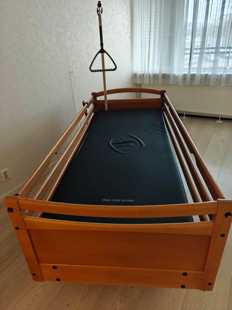 Hoog laag bed, Ophalen, 90 cm, Eenpersoons, Zo goed als nieuw