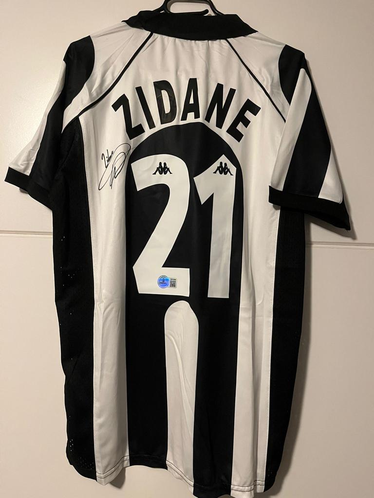Juventus Shirt Zinedine Zidane - Gesigneerd & Beckett COA, Verzamelen, Sportartikelen en Voetbal, Ophalen of Verzenden, Zo goed als nieuw