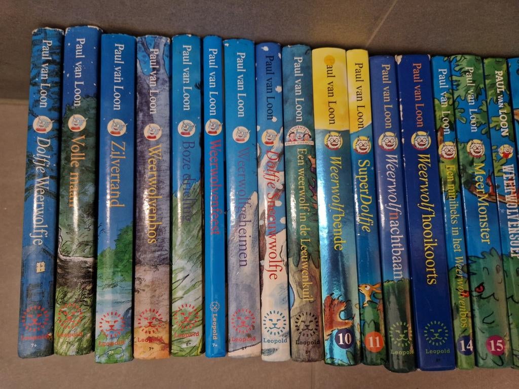 Dolfje weerwolfje boeken serie, Paul van Loon, Ophalen of Verzenden, Zo goed als nieuw, Fictie algemeen