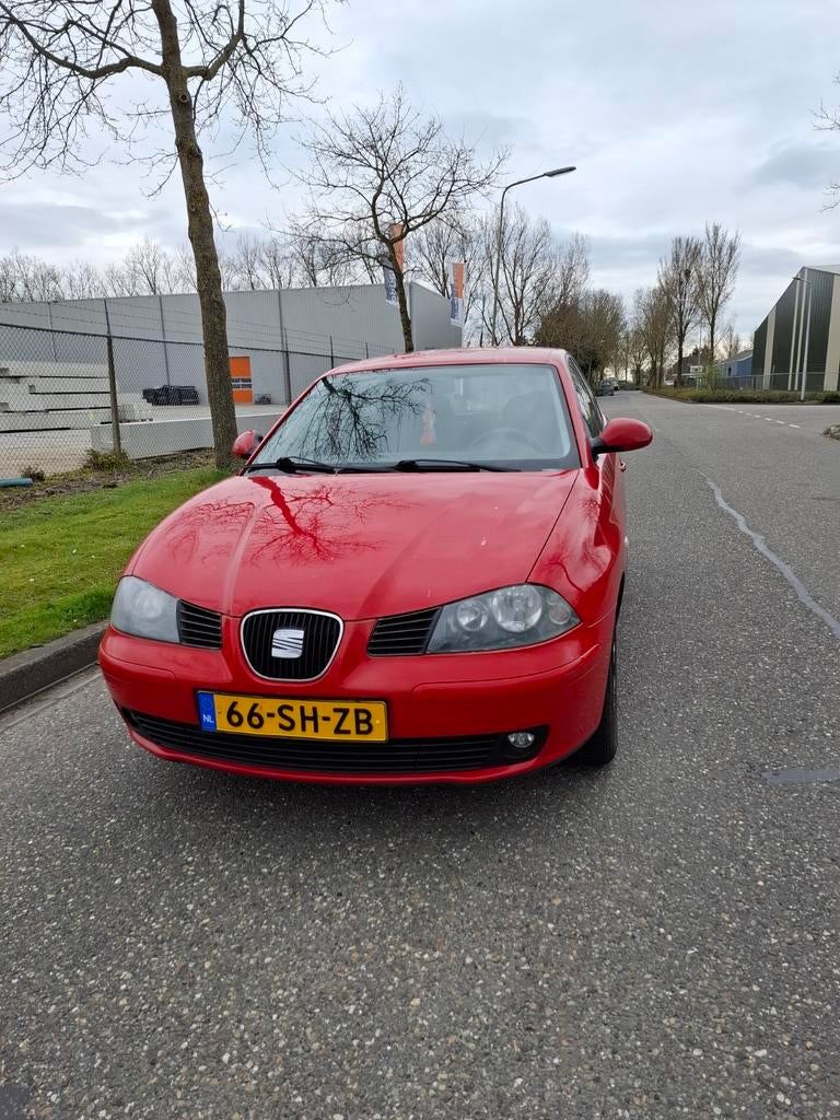 Seat Ibiza 1.4 16V 74KW 2006 Rood, Auto's, Seat, Voorwielaandrijving, 40 €/maand, Zwart, 4 cilinders