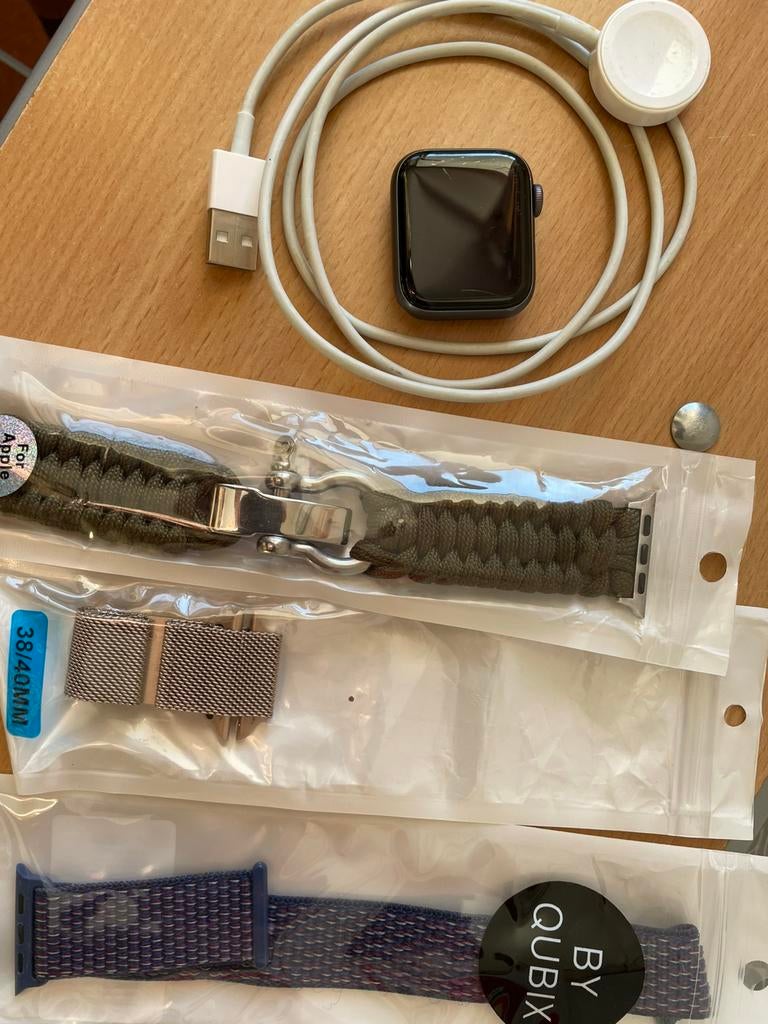 Apple watch 4 40mm, Ophalen of Verzenden, Gebruikt, Zwart, IOS