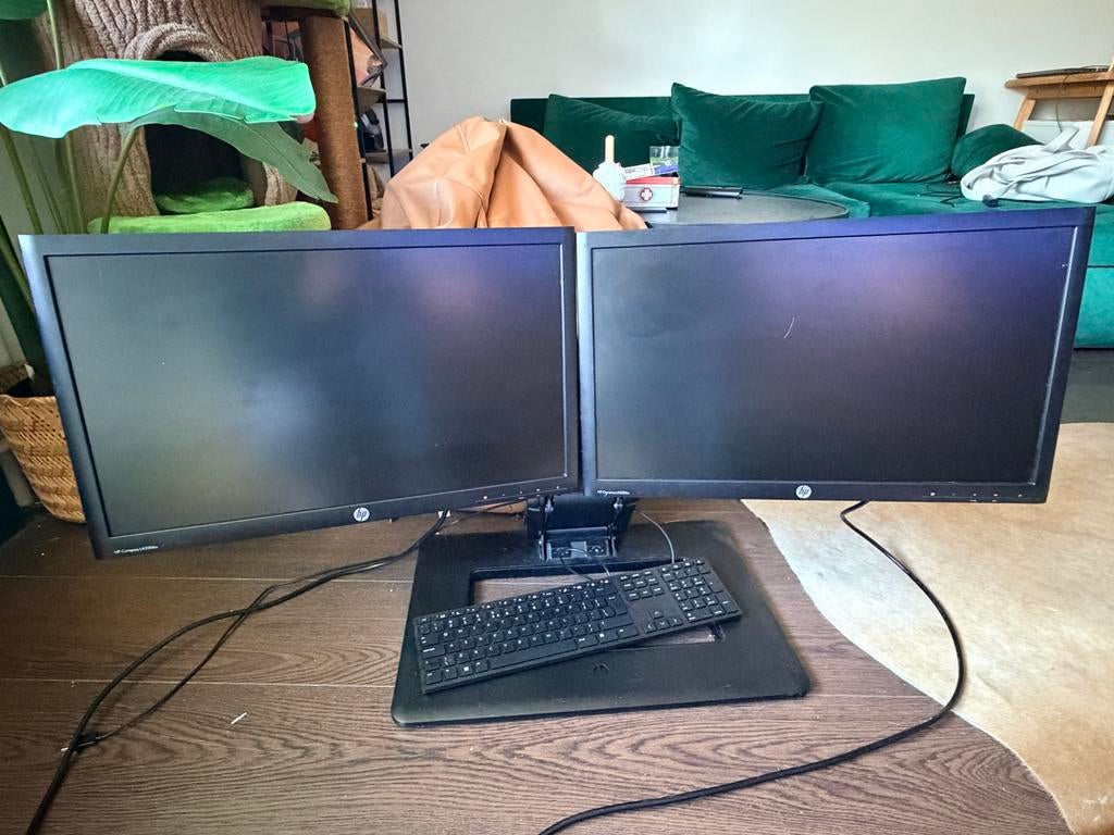Dubbele HP monitoren, Computers en Software, Ophalen, Gebruikt
