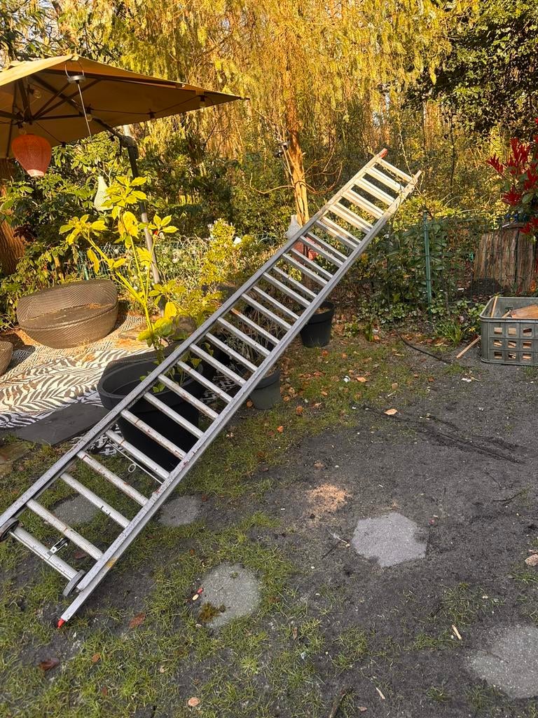 Altrex uitschuifladder 8 meter compleet, Doe-het-zelf en Verbouw, Ladders en Trappen, Ophalen of Verzenden, Zo goed als nieuw