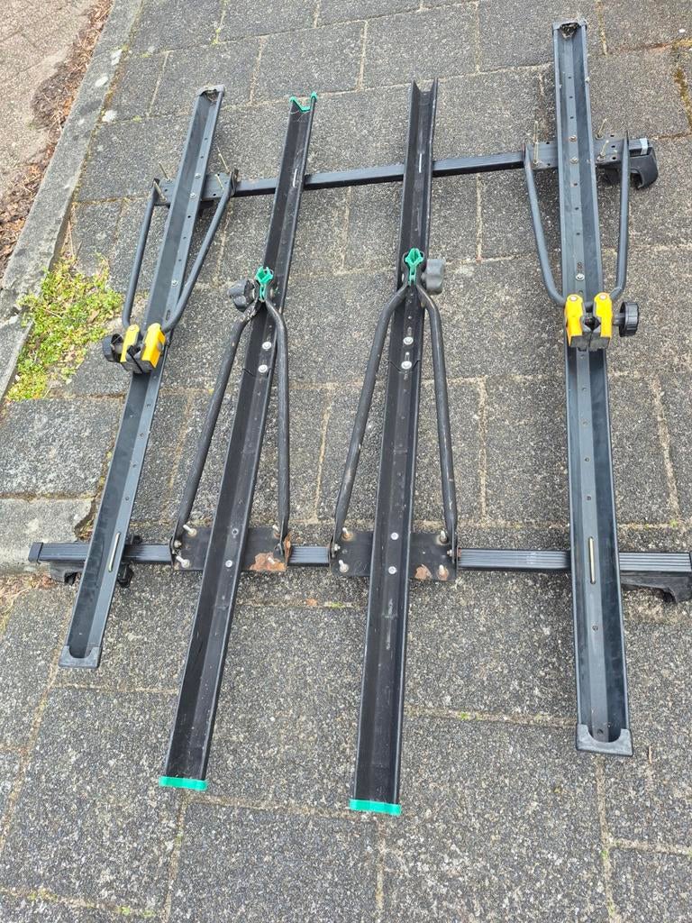Dakdragers met 4 fietsendragers voor uitwendige rails, Auto diversen, Ophalen