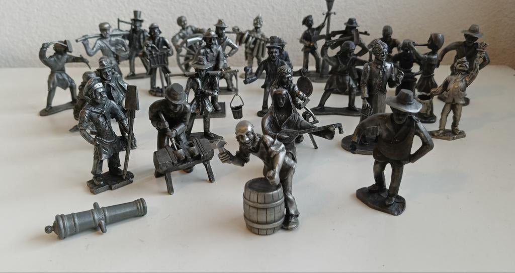 29 tinnen afbeeldingen van hollandse ambachten., Ophalen of Verzenden