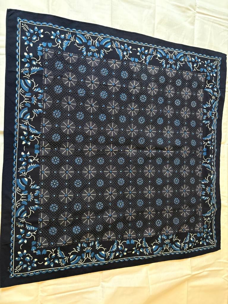 Diverse klederdracht items uit verschillende streken, Ophalen of Verzenden