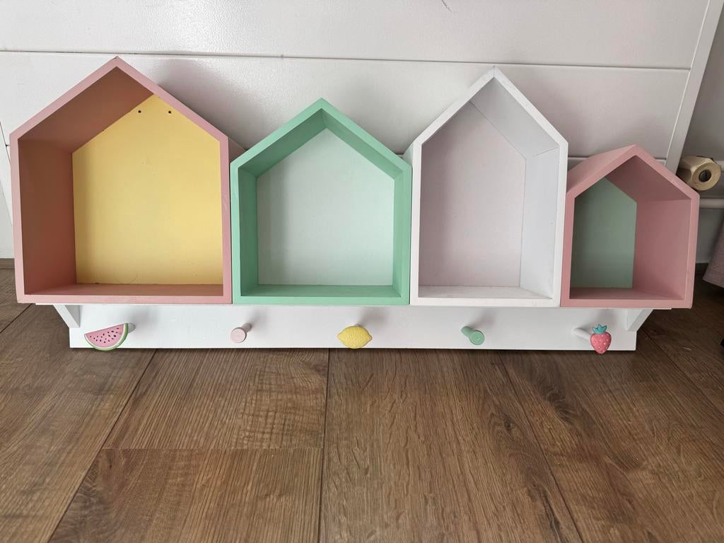 Kinderkapstok huisjes pastelkleuren, Ophalen, Gebruikt, Minder dan 100 cm, Kinderkapstok