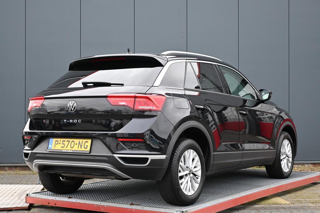 Volkswagen T-Roc 1.0 TSI Style Business (bj 2022), Voorwielaandrijving, Stof, Gebruikt, 1193 kg