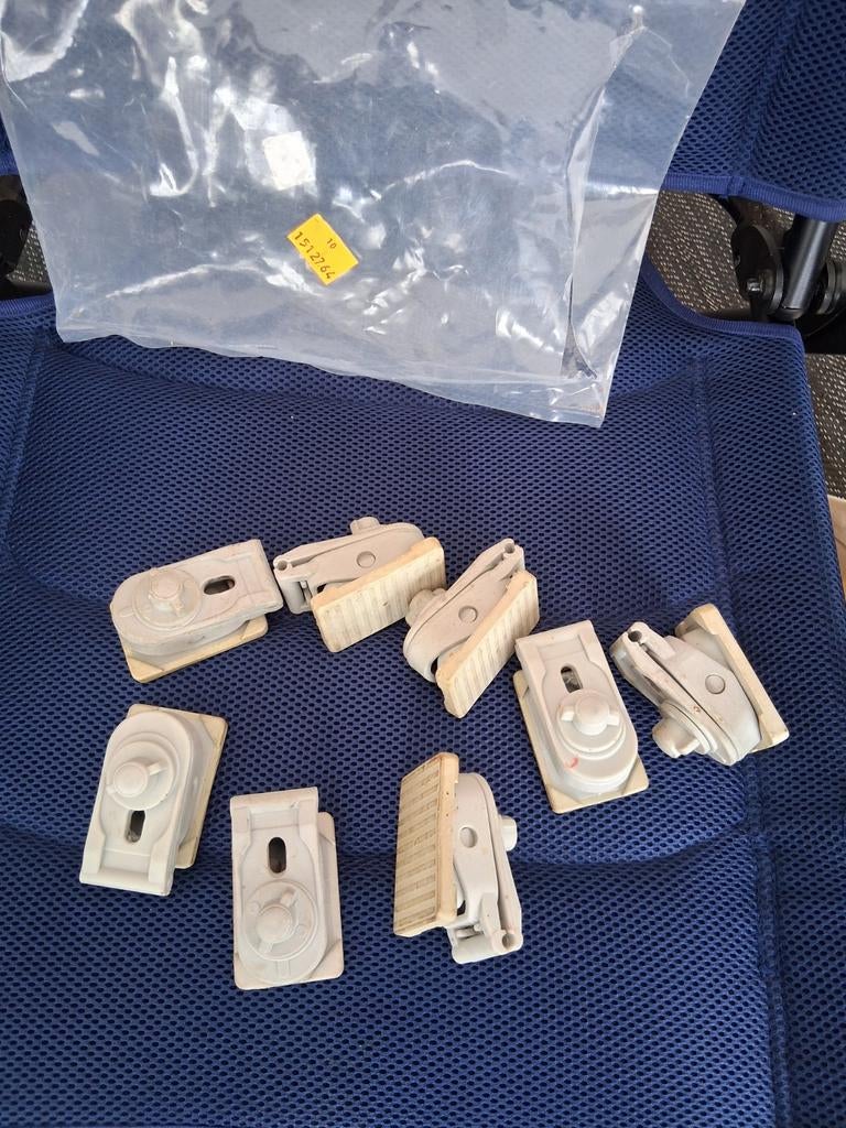 Dorema peesklips (8 stuks) voor voortent of luifel, Ophalen, Zo goed als nieuw