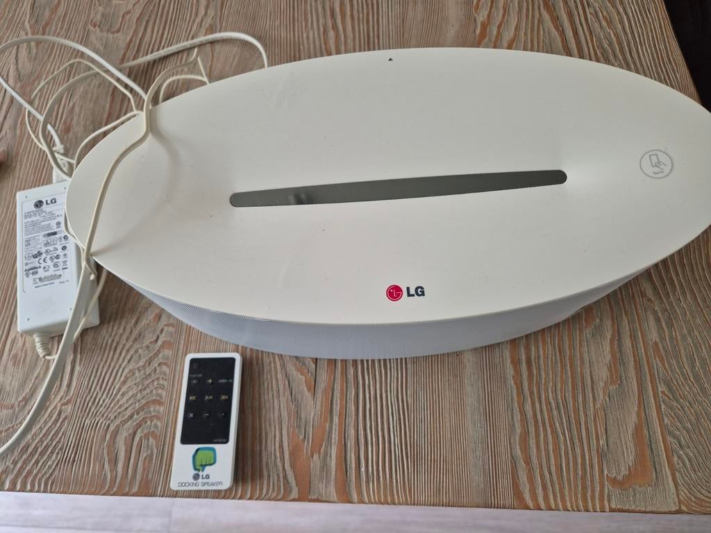 Box LG met afstandsbediening, Ophalen of Verzenden