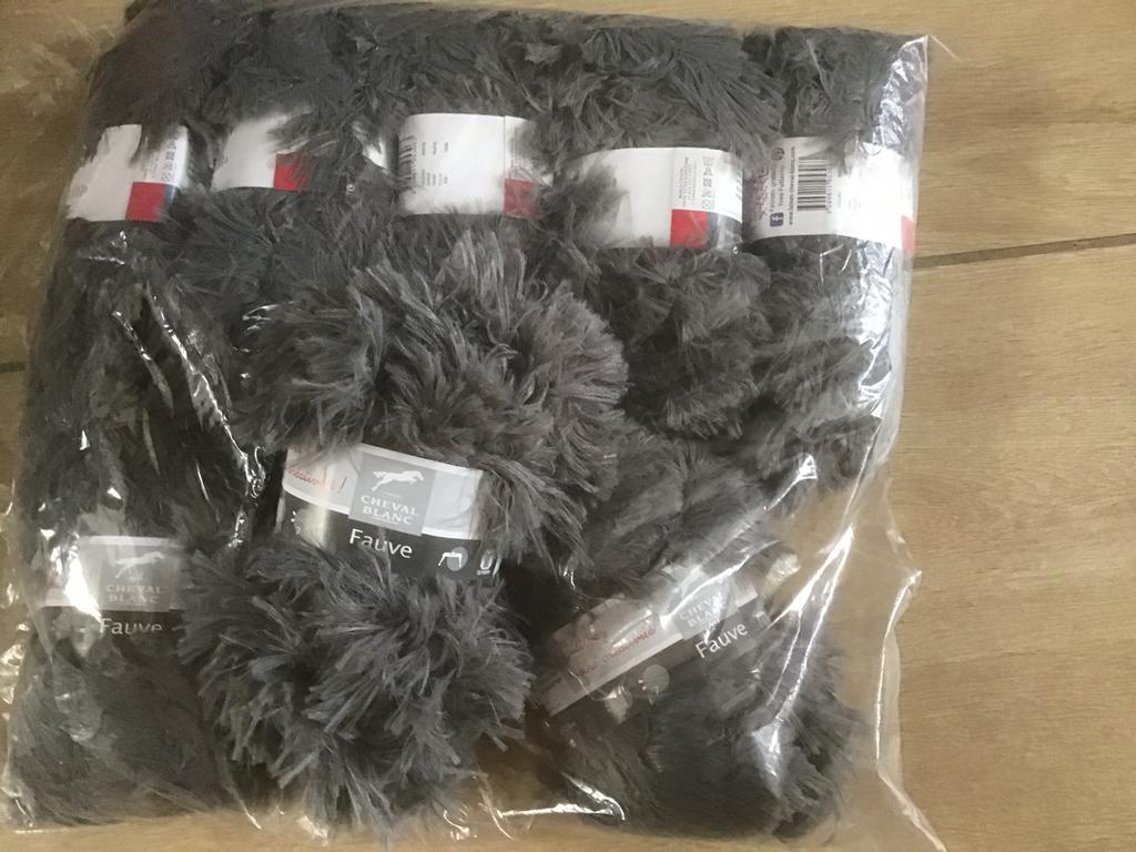 10 bollen super zacht harig haak/ breigaren kleur grijs, Ophalen of Verzenden, Nieuw, Breien of Haken, Wol of Garen